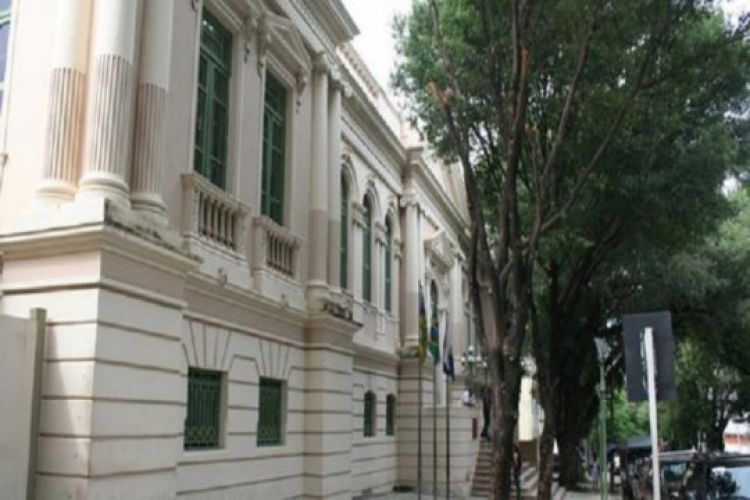 Com Informações: PMT