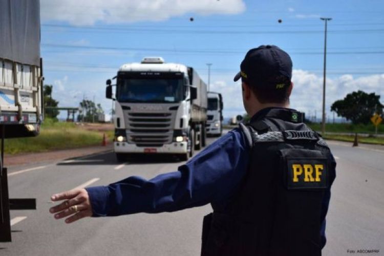 Com Informações: PRF-PI