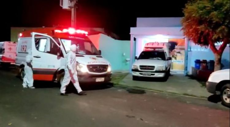 Ambulâncias em frente a ala Covid do HRCM - Reprodução