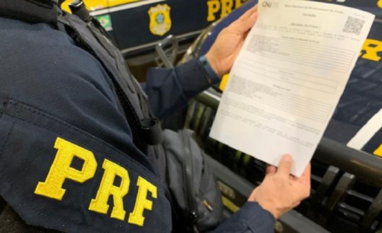 Com informações: PRF