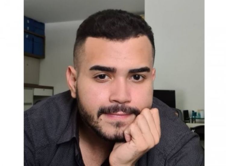 Com Informações: Encarando