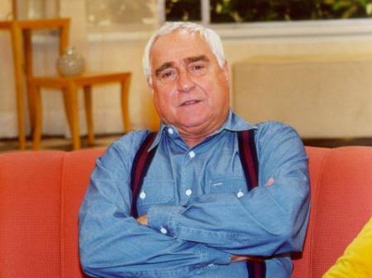 Com Informações:R7