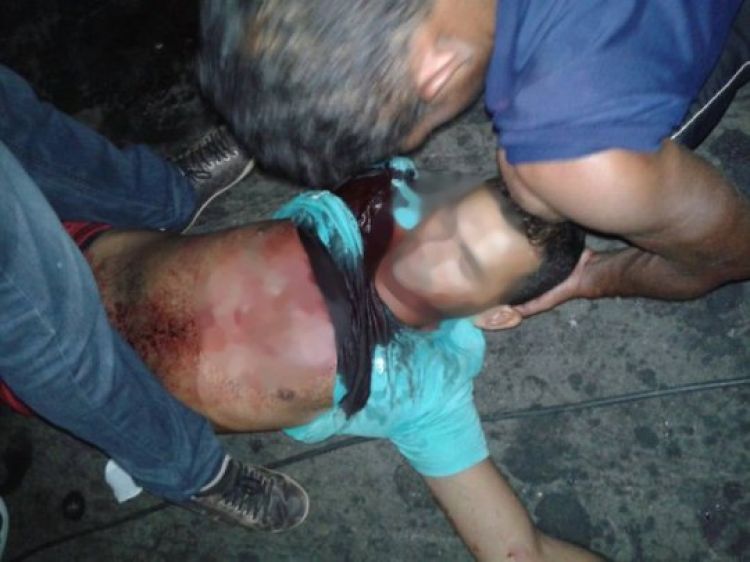 Populares ainda tentaram socorre a vítima, mas o mesmo faleceu aidna no local