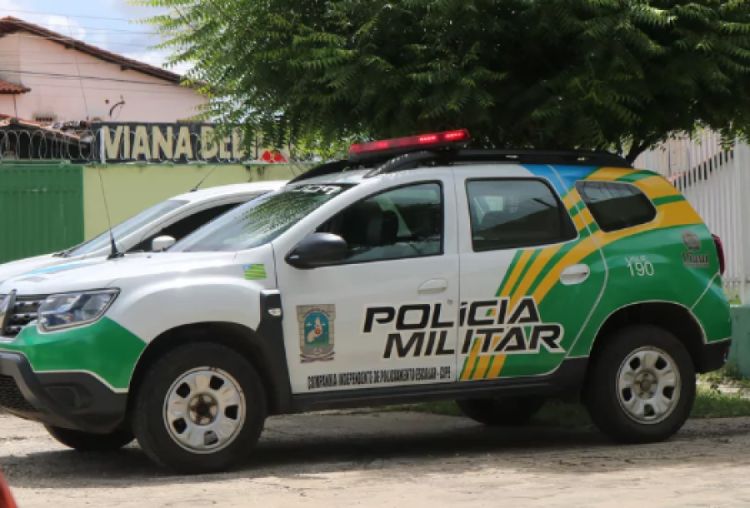 Viatura da Companhia de Policiamento Escolar no Piauí — Foto: Laura Moura /g1