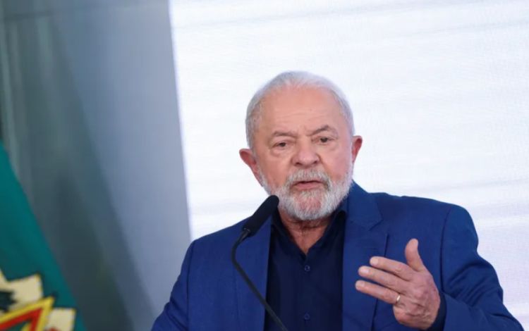 Lula em 28 de fevereiro durante cerimônia no Palácio do Planalto — Foto: REUTERS/Adriano Machado