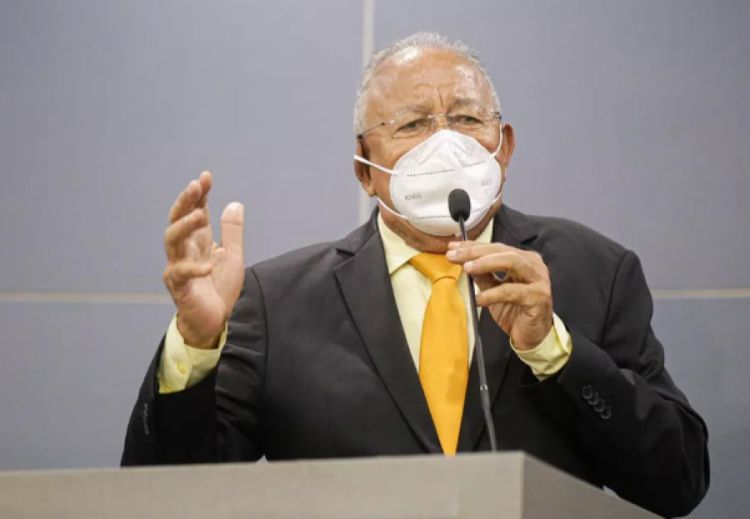 Prefeito Dr. Pessoa (Republicanos) sofre lesão no pé durante agenda em Brasília e retorna à Teresina — Foto: Rômulo Piauilino/Semcom