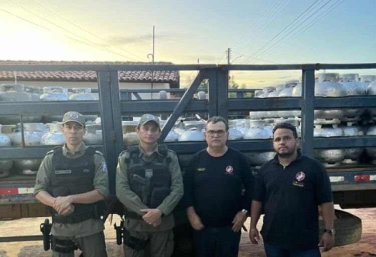 Foto: Botijões apreendidos 