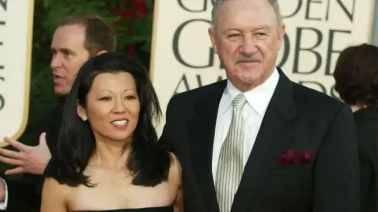 Gene Hackman com a esposa Betsy Arakawa no Globo de Ouro de 2003
