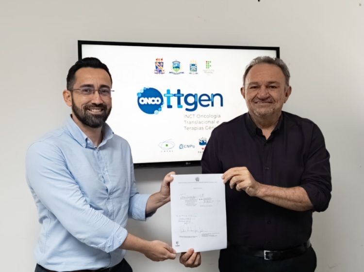 João Marcelo de Castro, professor da UFPI e coordenador do INCT ONCOTTGEN, ao lado do presidente da Fapepi, João Xavier. Foto: Maria Catiany.