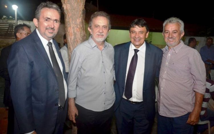 Antonio Félix, o empresário José Luis Félix, Wellington Dias e Joãozinho Félix. Foto: Assessoria