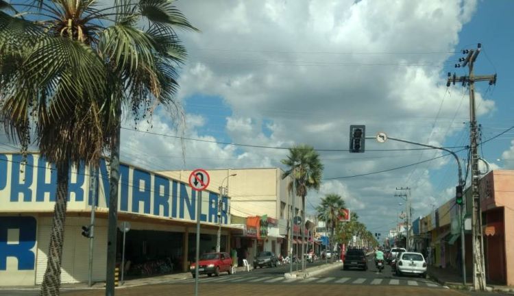 Avenida Demerval Lobão, centro comercial de Campo Maior. Foto: Campo Maior Em Foco